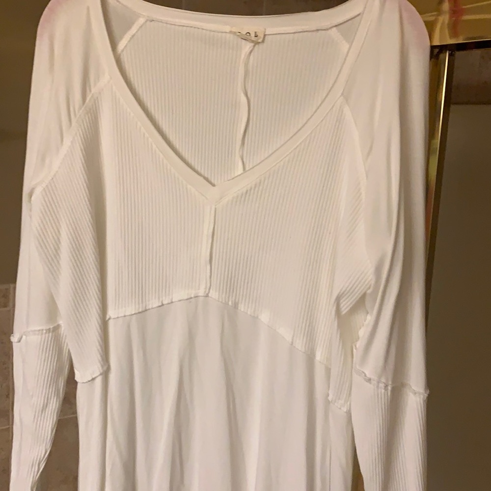 Pol white V-neck sweater knit hem ribbed m medium